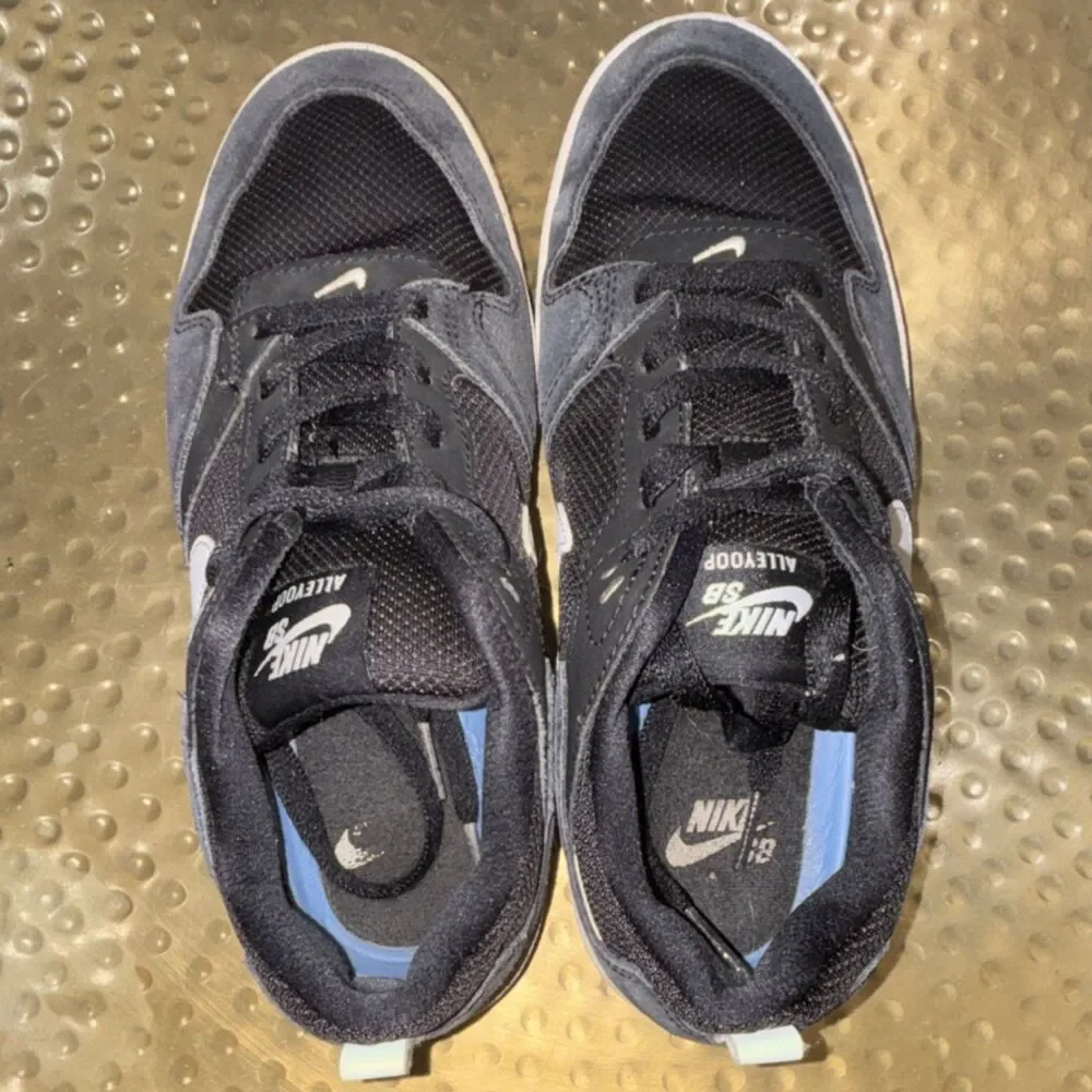 Nike SB Alleyoop Low Top Skate Shoes Black/Gray White Swoosh US size 6Y